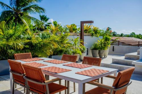 Rooftop Dining Table